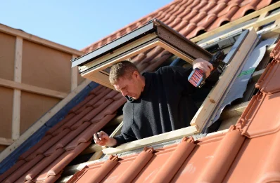 Pose de fenêtres de toit Velux à Saint-Maurice-de-Gourdans